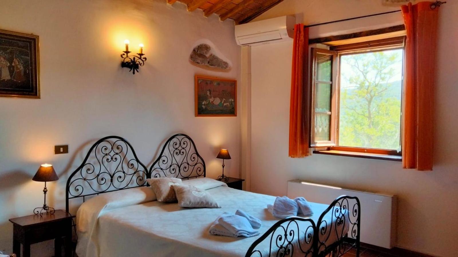 Agriturismo Grossola Castiglione dʼOrcia Exterior foto
